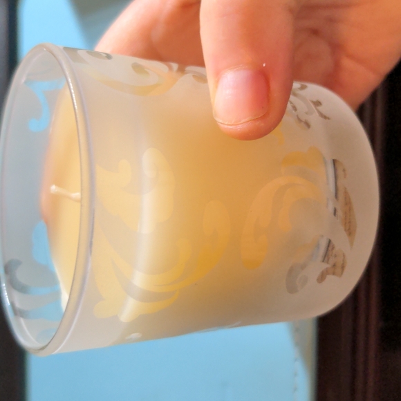 NEW in box Candle in Glass Jar Scent Indulgence Vance Kitira - Picture 2 of 6